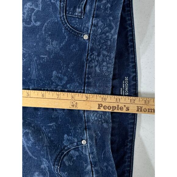 Chicos Capri Jeggings Size 1 or 8 (30x18) Mid Rise Floral Pull On Stretchy - Picture 8 of 8